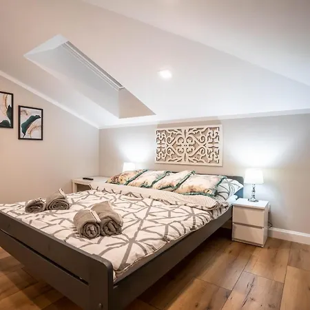 New Warszawa Parking Free *