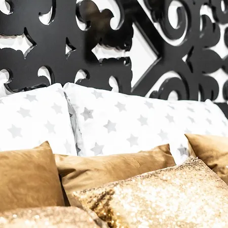 New Warszawa Parking Free *